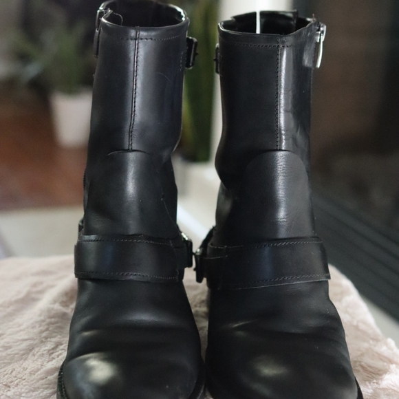 Enzo Angiolini Easharia Black Leather Buckle Zippered Motorcycle Boot - Picture 5 of 10